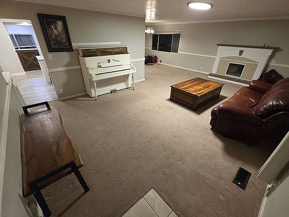 5th image of 500 N 800th St E