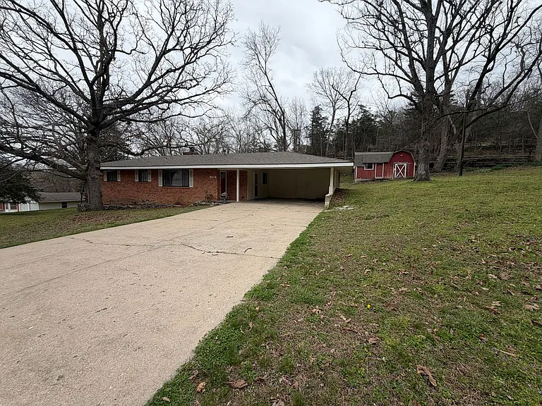 9108 Bluff Dr — Photo 1