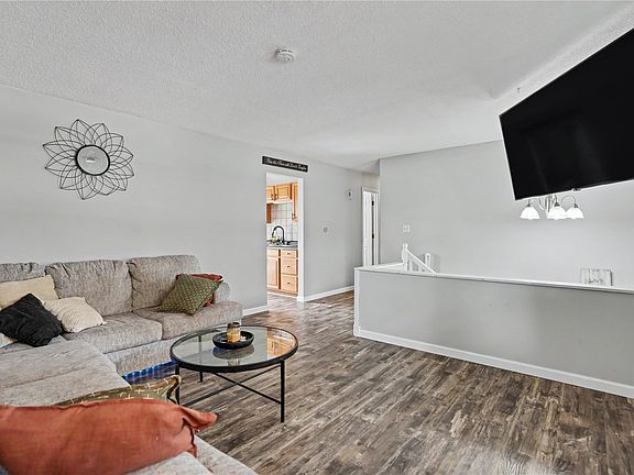 5th image of 1701 Springdale Dr