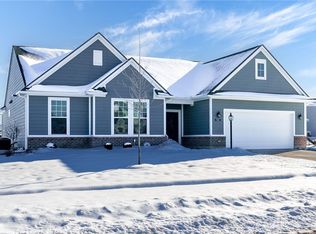 945 Reeder Cir, Dayton, OH 45458