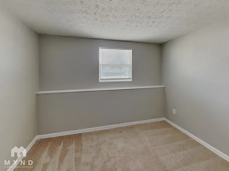 1349 Westshire Rd — Photo 7