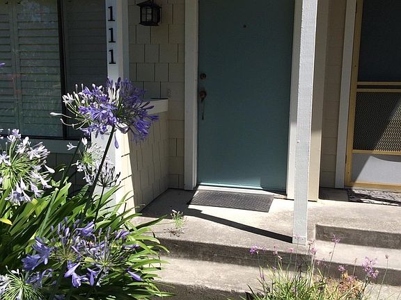 3rd image of 111 Caspar Pl