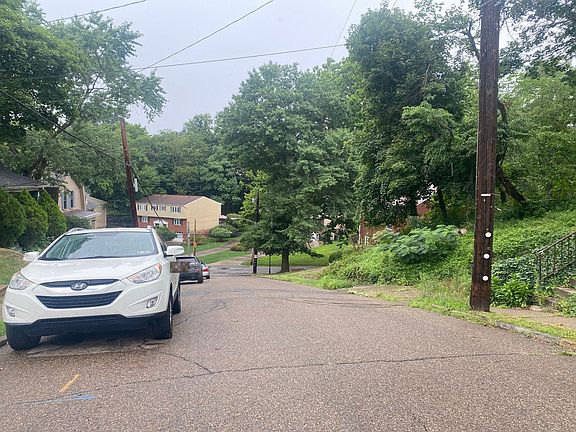 4th image of 60 Parke St
