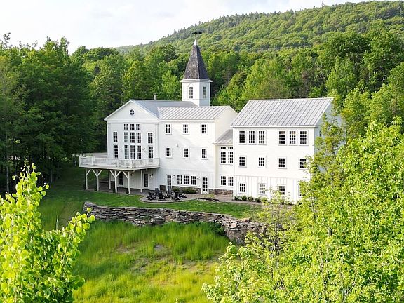 2nd image of 1174 Potter Mountain Road