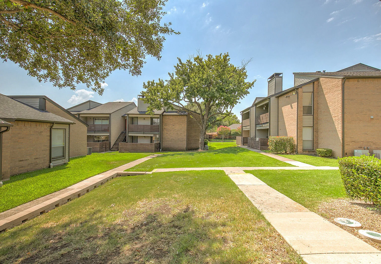 The Lydian Apartments — Photo 4
