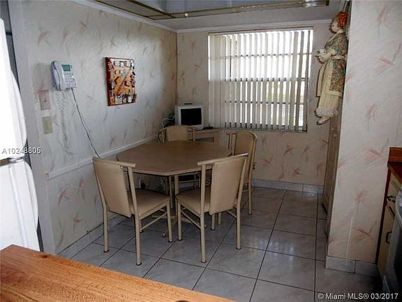 4th image of 7608 NW 18th St APT 204
