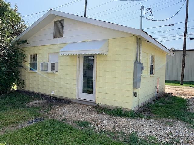 1st image of 410 Superior Ave