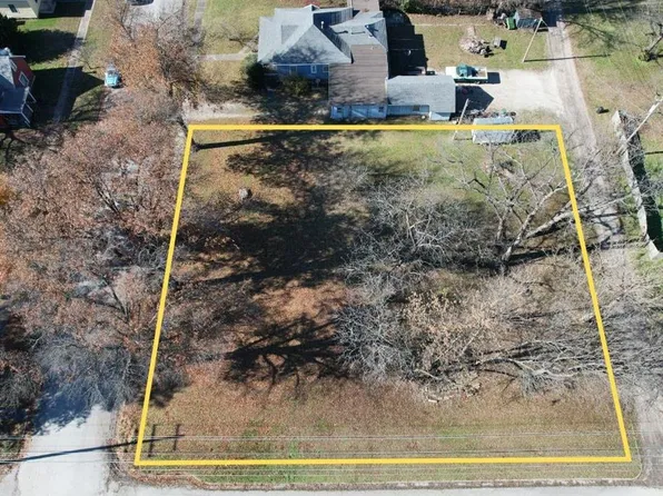 1006 Illinois St, Neodesha, KS 66757