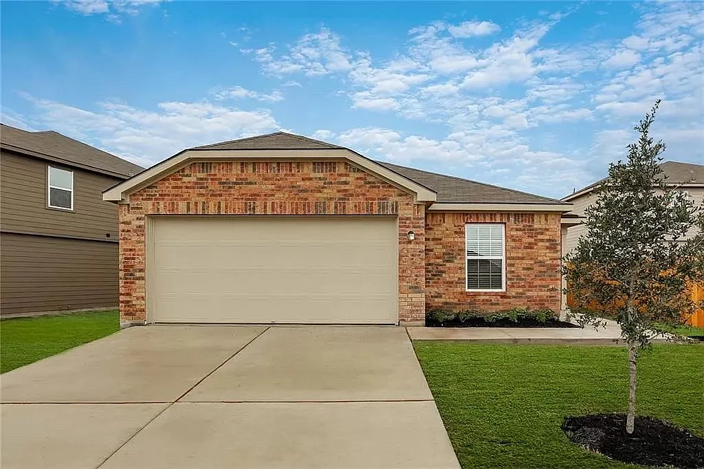 4 bed, 1794 sqft, $1,745 — Photo 1