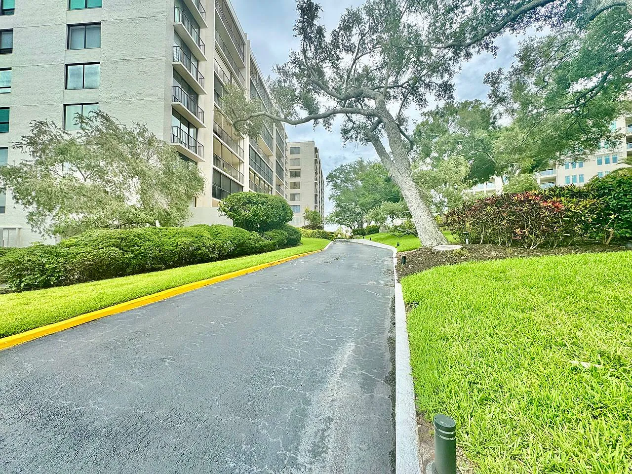 2 bed, 1310 sqft, $2,300 — Photo 2