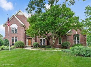 1616 Camden Pl, Wheaton, IL 60189