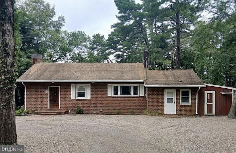 1st image of 234 Riverside Dr