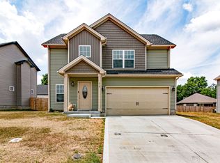 210 Geneva Ln, Clarksville, TN 37040