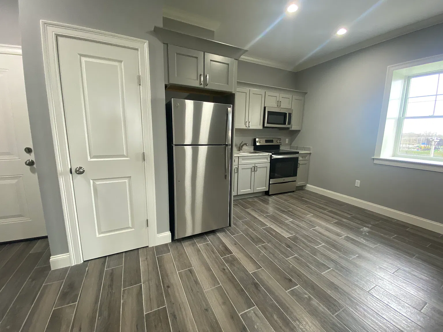 2 bed, $2,400 — Photo 2