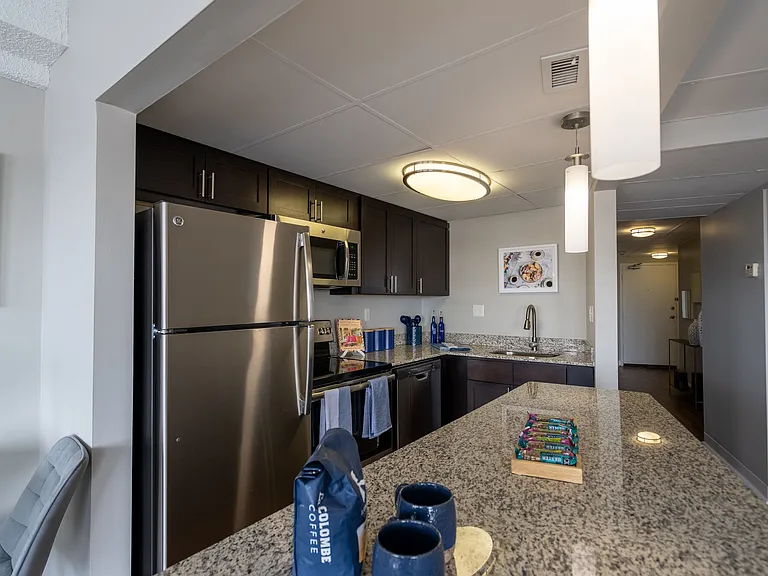 University Club Apartments — Photo 20