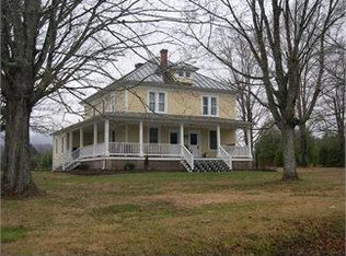 15928 Johns Creek Rd, New Castle, VA 24127