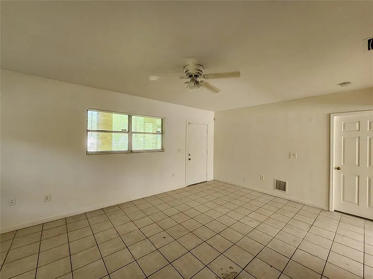 2831 NE 17th Dr — Photo 10