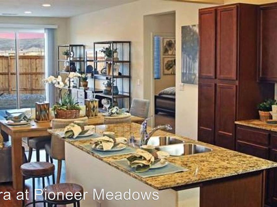 2nd image of 2025 Forestgate Dr