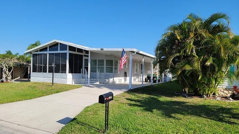 1st image of 1016 Royal Palm Dr