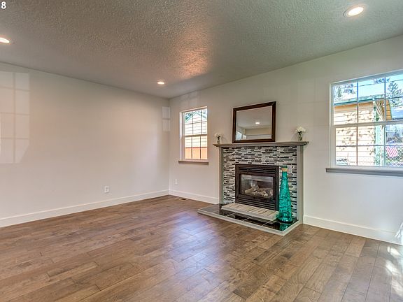 5th image of 6003 SE Firwood St