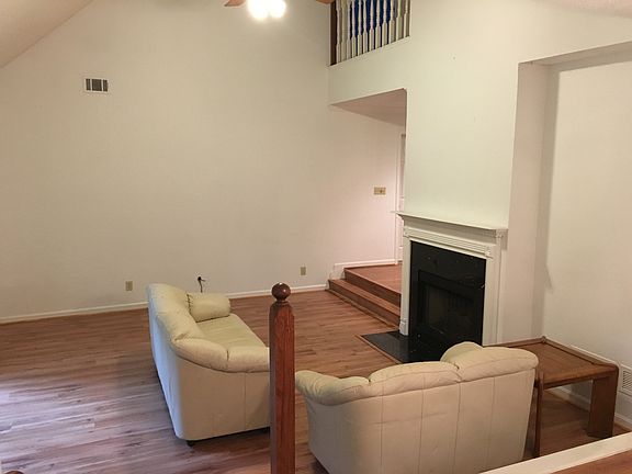 3rd image of 6242 Meadow Run Ct