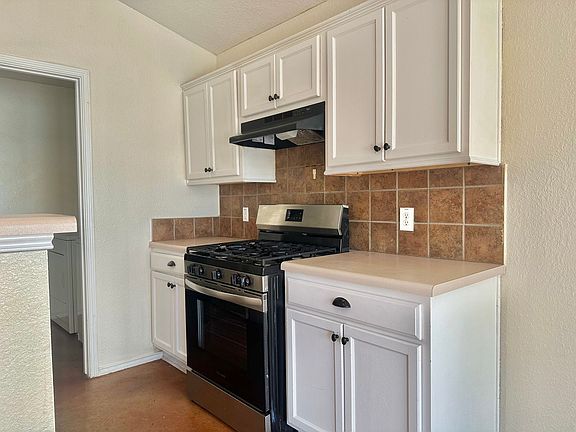 3rd image of 15011 Nordyke Ln