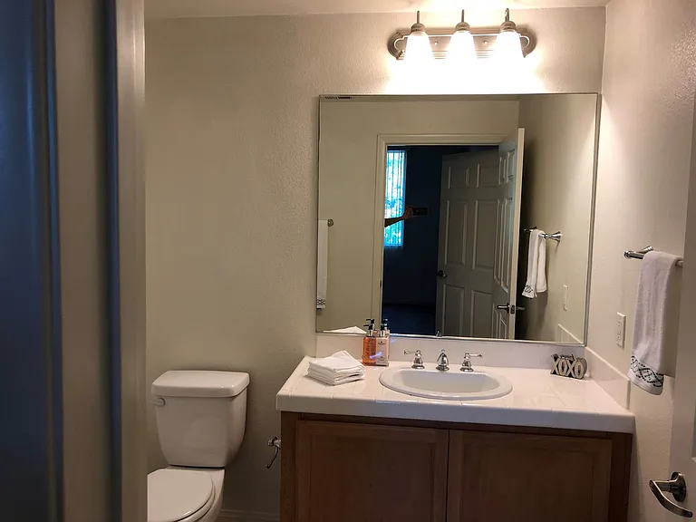 Glenoaks Villas — Photo 21