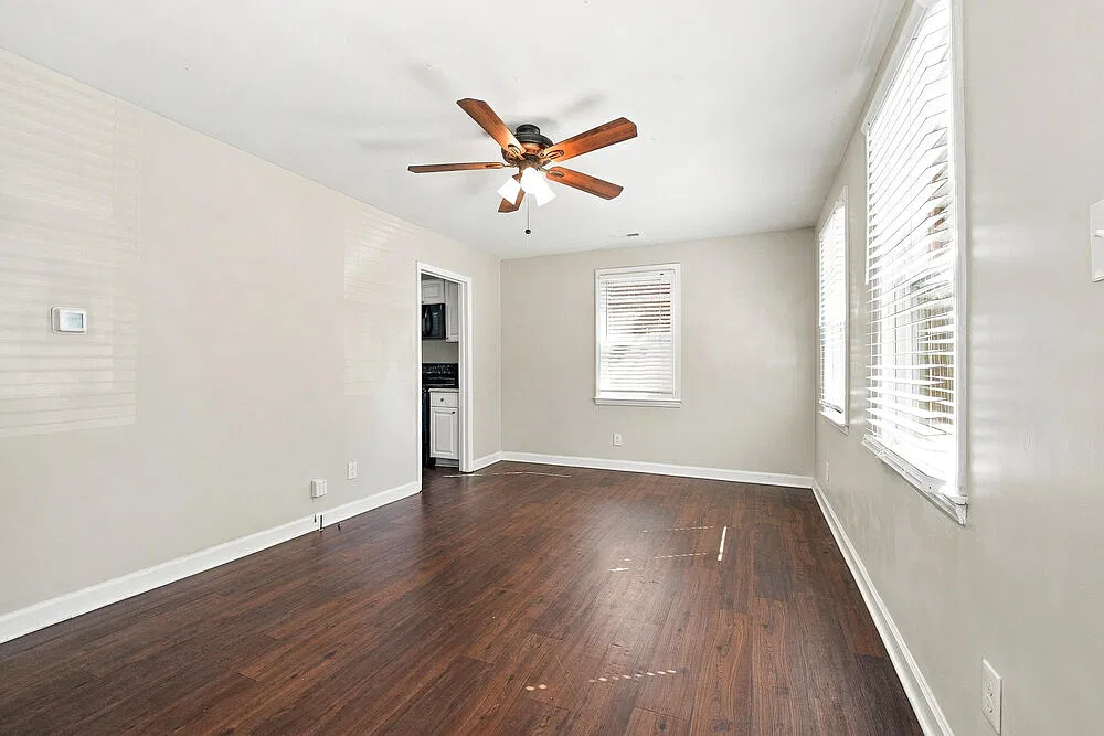 3 bed, 1.0 bath, 864 sqft, $1,575 — Photo 4