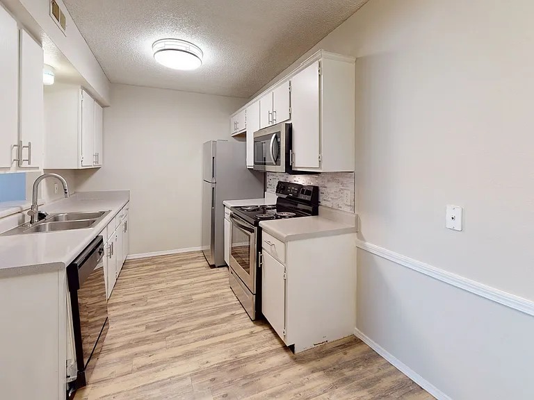 12th and Renaissance Apartments - $200 OFF at Move-In PLUS Waived Application Fees! — Photo 5