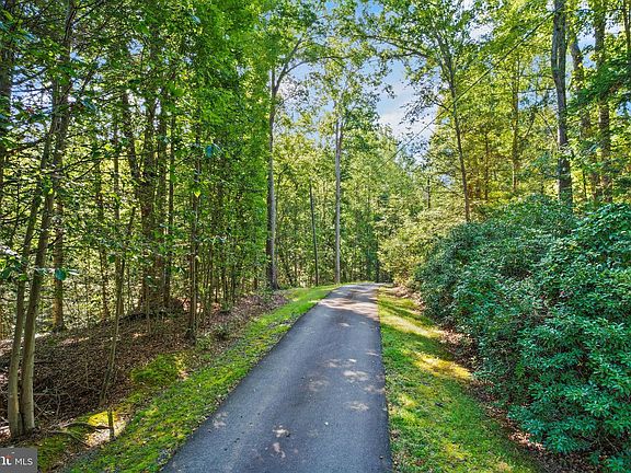 2nd image of 9859 Hemlock Hills Ct