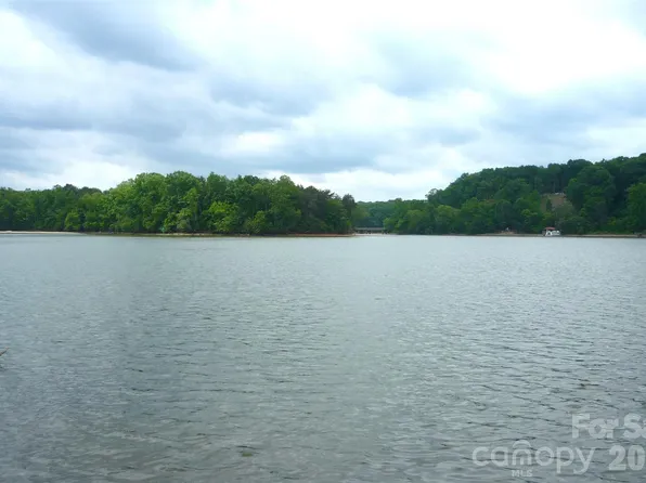 158 Southern Horizon Dr, Statesville, NC 28677