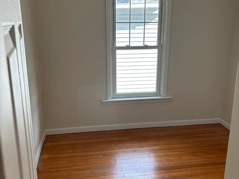 405 Willis Ave #2 — Photo 12