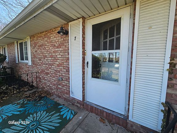 2nd image of 565 West Ave APT 7