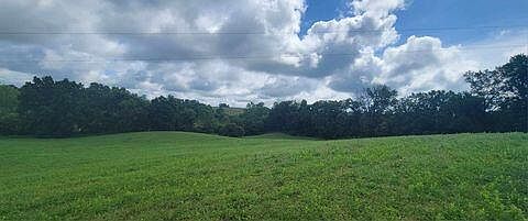 3rd image of 2901 Cecil Rd