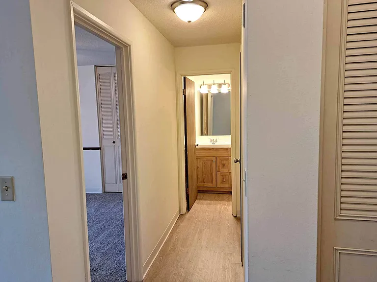 Corinthian Apartments — Photo 29