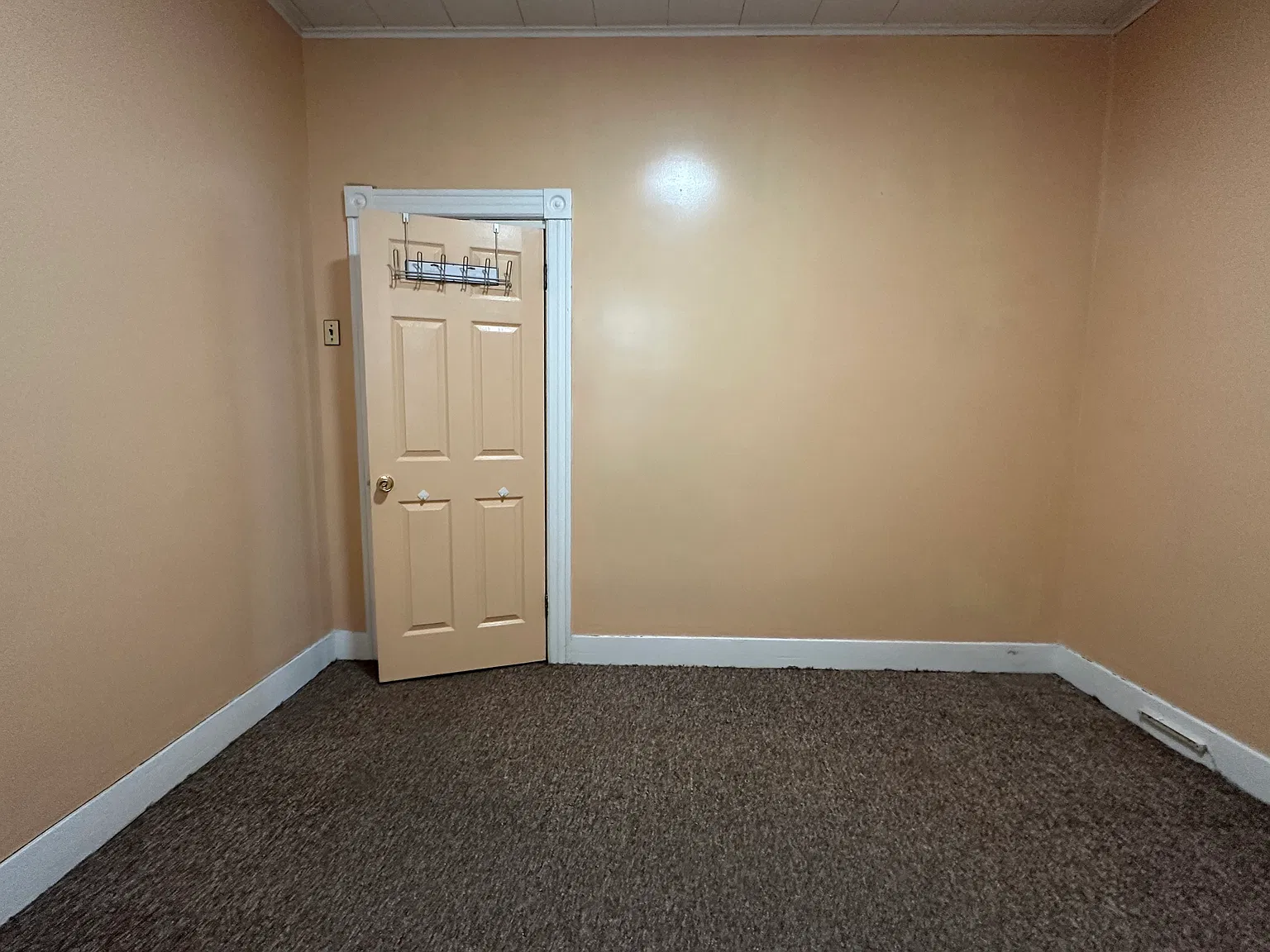 4 bed, $950 — Photo 4