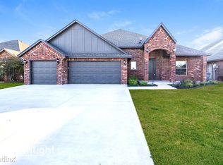 808 W Prairie Way, Mustang, OK 73064