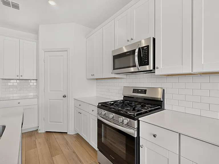 1129 Flameleaf Dr — Photo 32