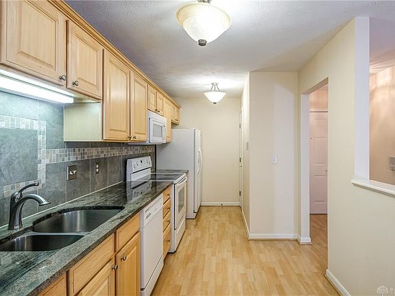 3rd image of 3091 Westminster Dr APT 104