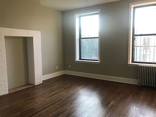 Rented by Premier Metro Realty Corp | media 38