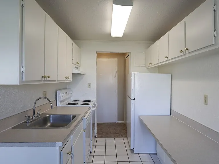 Dorchester Village Apartments — Photo 2