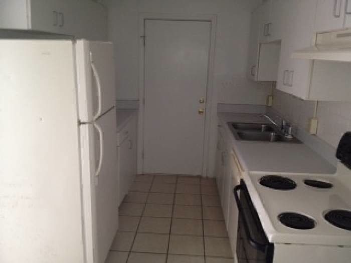 2nd image of 1412 Hudson St