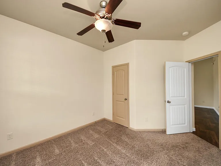 5234 Corbridge Glen Ct — Photo 16