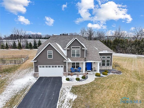3rd image of 208 Drakefield Ct