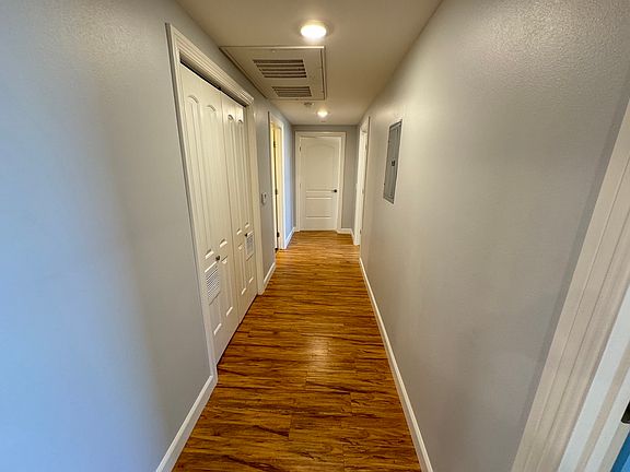 2nd image of 6718 Sylmar Ave #204