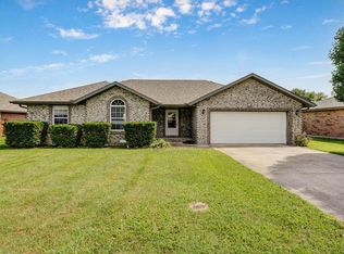 218 Tyler Ct, Mount Vernon, MO 65712