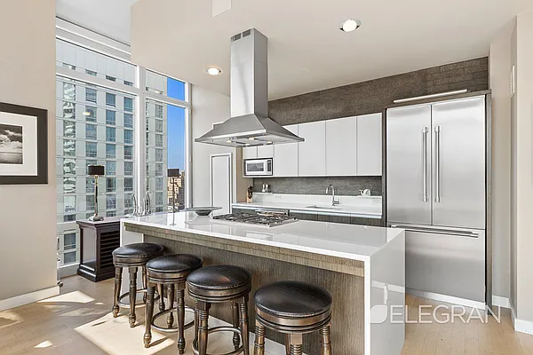 Sold by (Legacy) Elegran | media 15