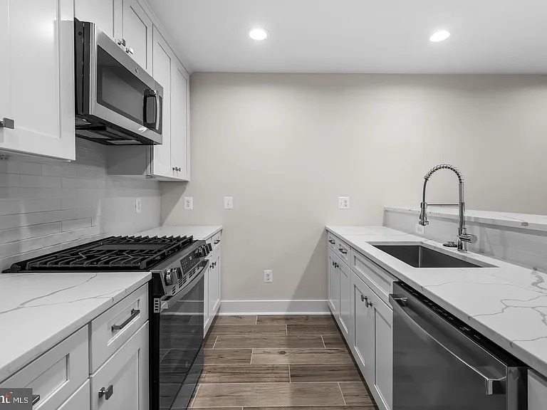 20 T St NW #1 — Photo 13
