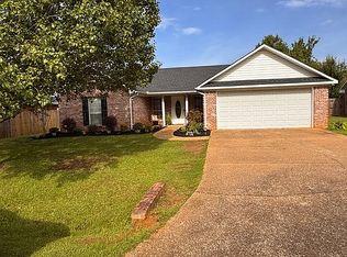 8541 Cottonwood Dr E, Meridian, MS 39305