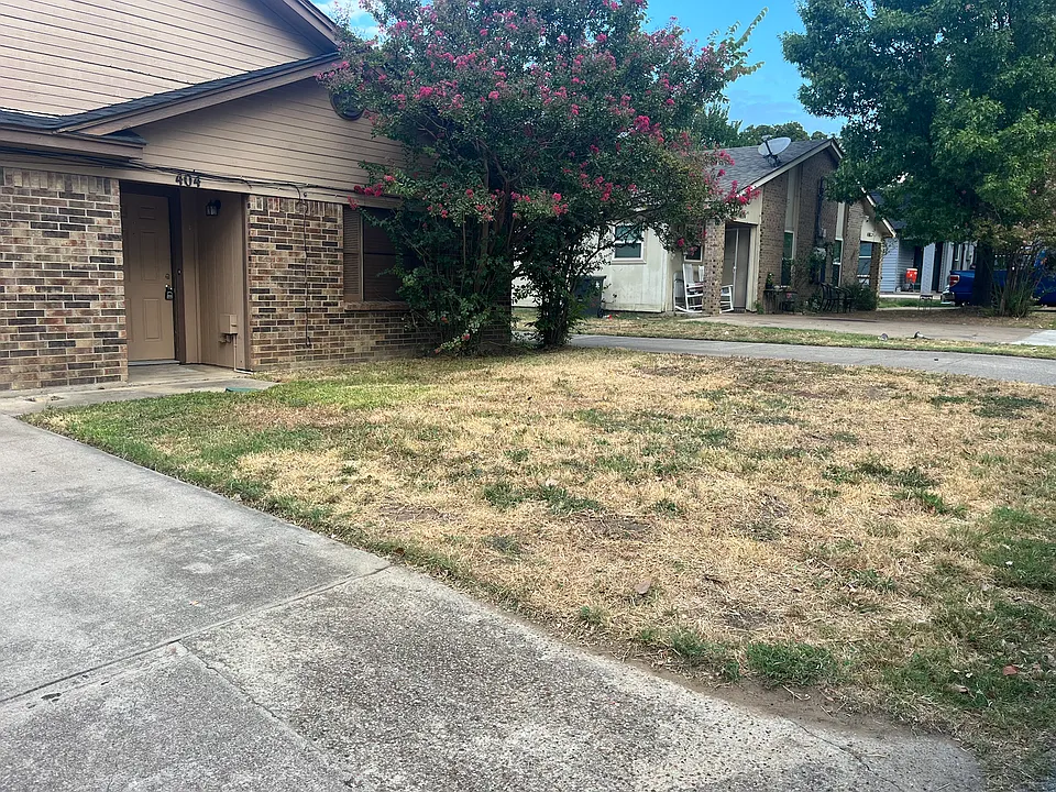 404 Jordan Ln